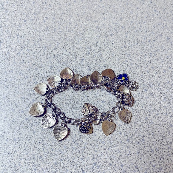 Heart charm bracelet w/ adjustable links - Picture 4 of 6